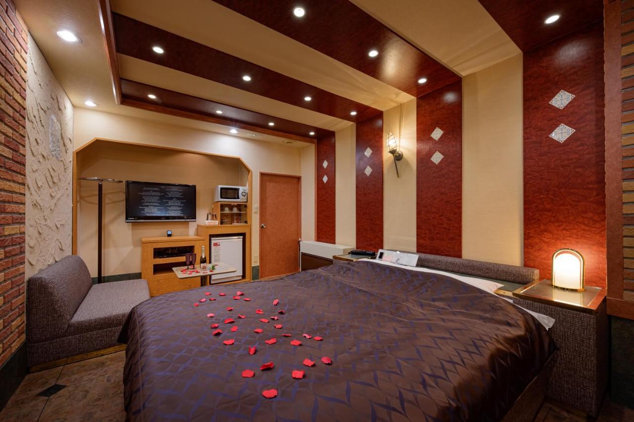 Hotel Metro (Adults Only) Yokohama  Bagian luar foto