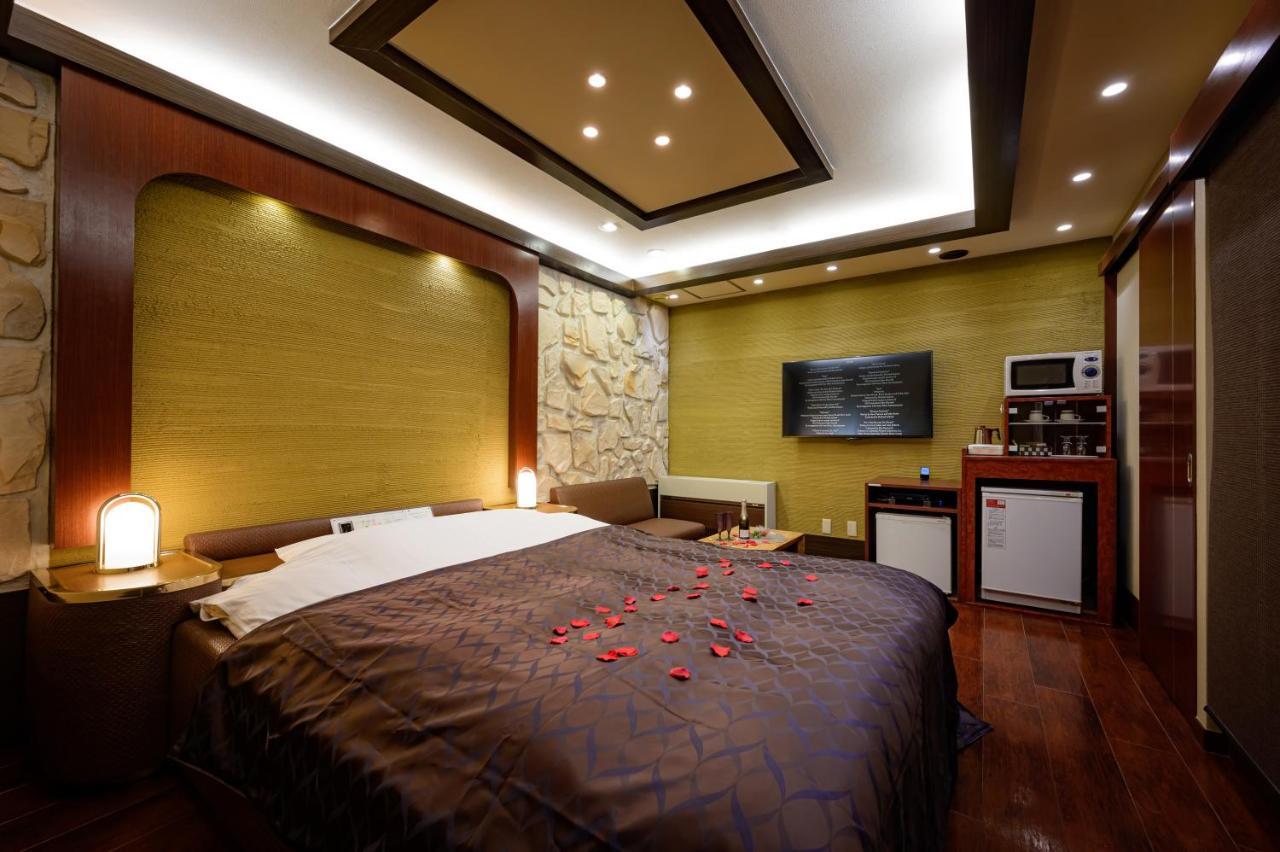 Hotel Metro (Adults Only) Yokohama  Bagian luar foto