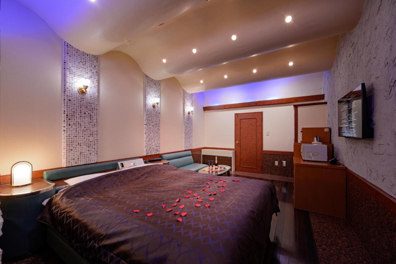 Hotel Metro (Adults Only) Yokohama  Bagian luar foto
