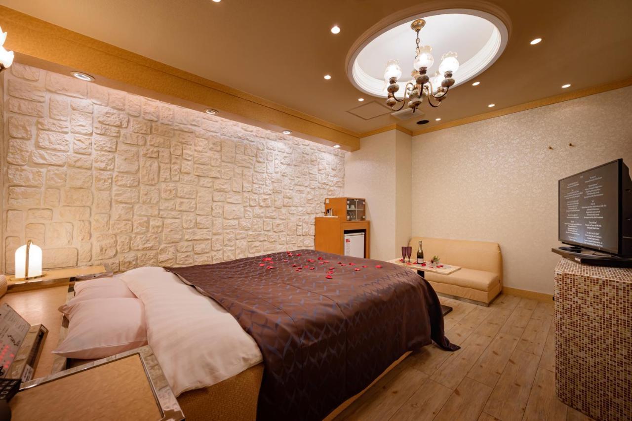 Hotel Metro (Adults Only) Yokohama  Bagian luar foto