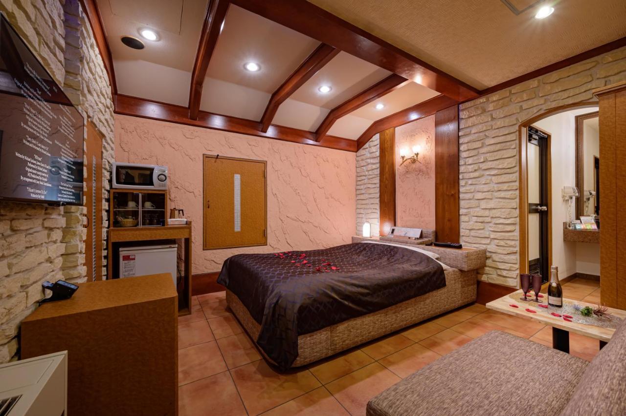 Hotel Metro (Adults Only) Yokohama  Bagian luar foto