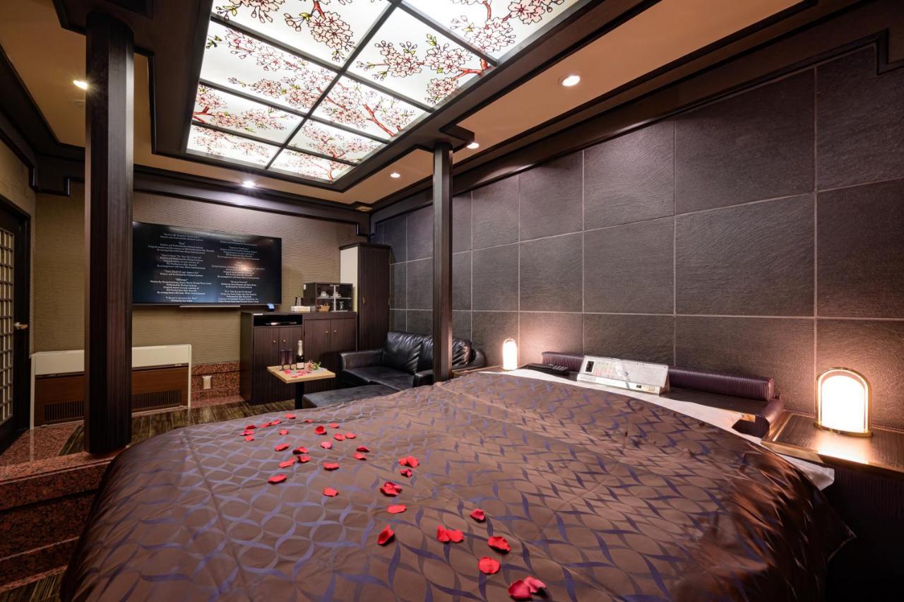 Hotel Metro (Adults Only) Yokohama  Bagian luar foto