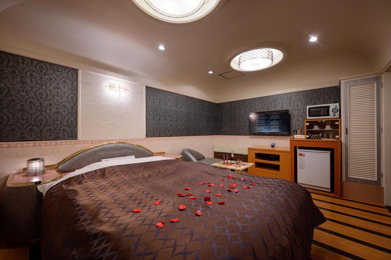 Hotel Metro (Adults Only) Yokohama  Bagian luar foto