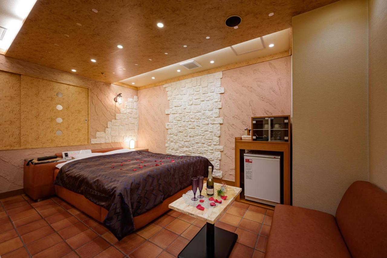 Hotel Metro (Adults Only) Yokohama  Bagian luar foto