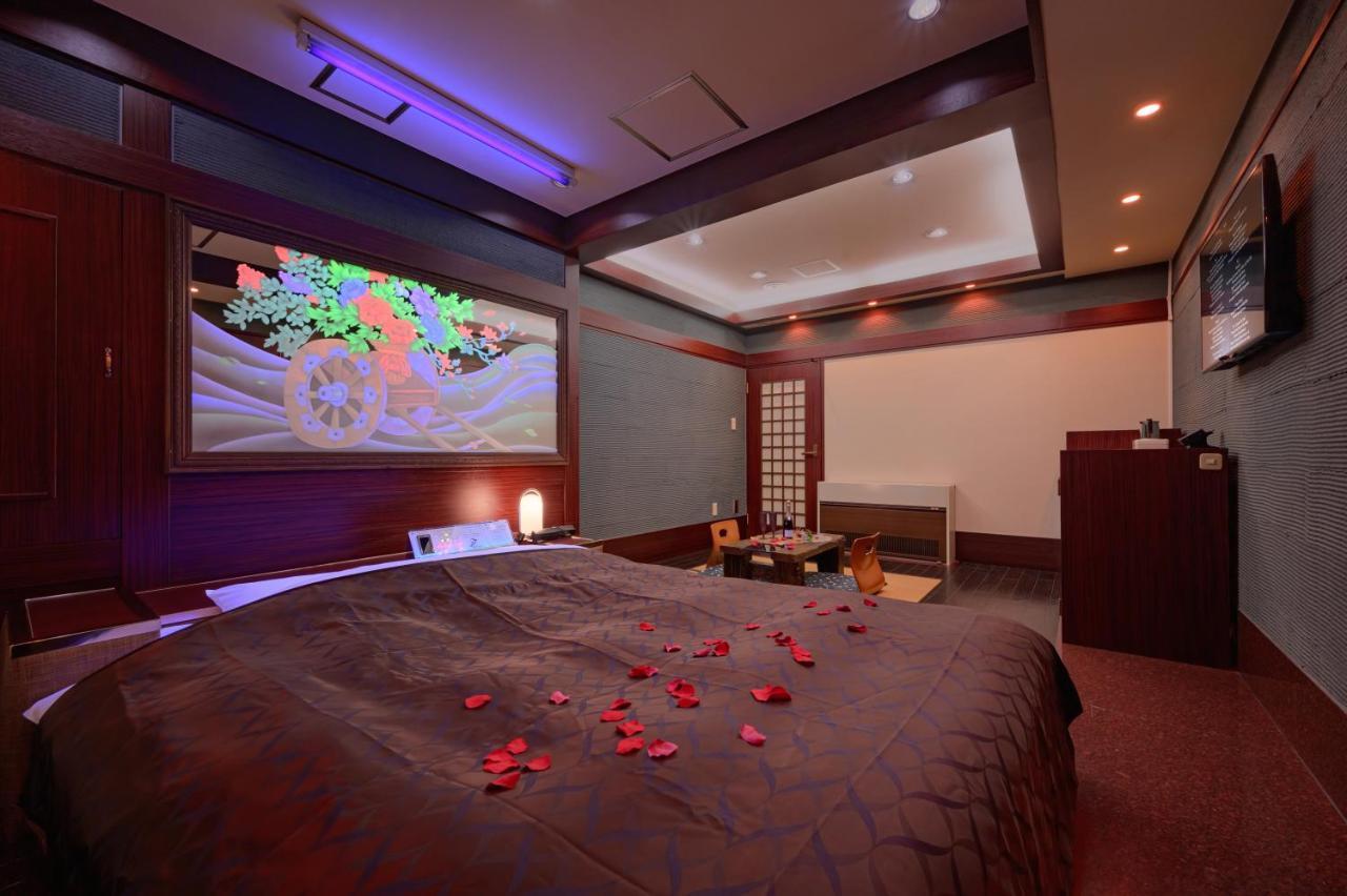 Hotel Metro (Adults Only) Yokohama  Bagian luar foto