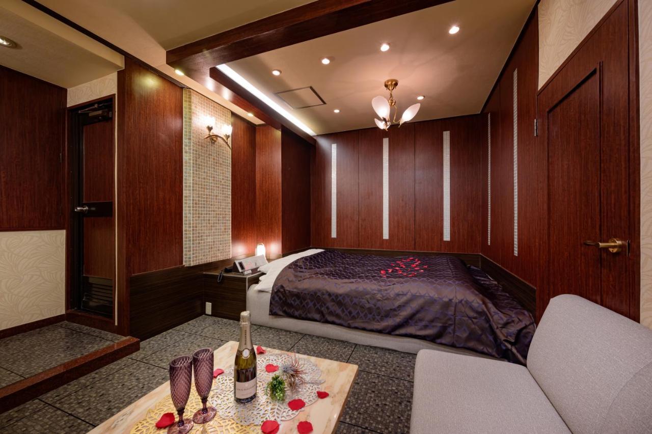 Hotel Metro (Adults Only) Yokohama  Bagian luar foto