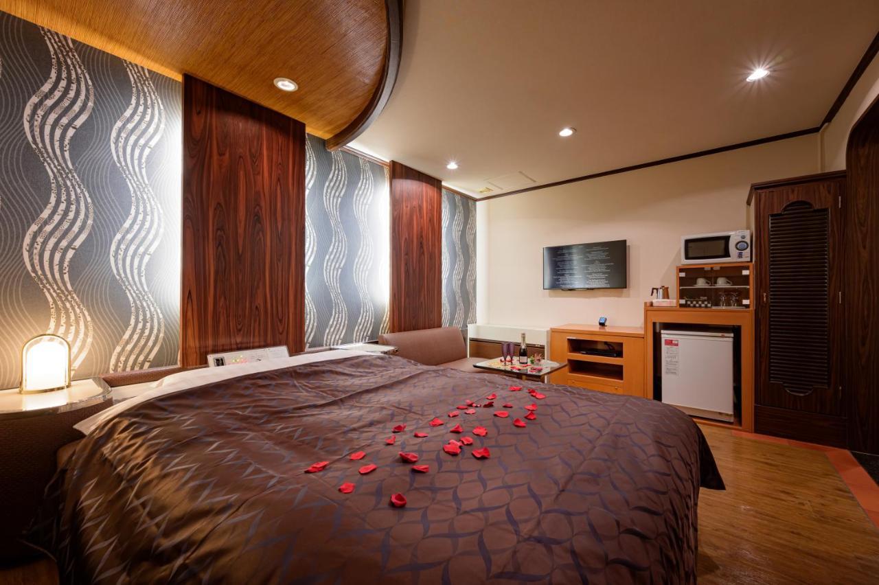 Hotel Metro (Adults Only) Yokohama  Bagian luar foto