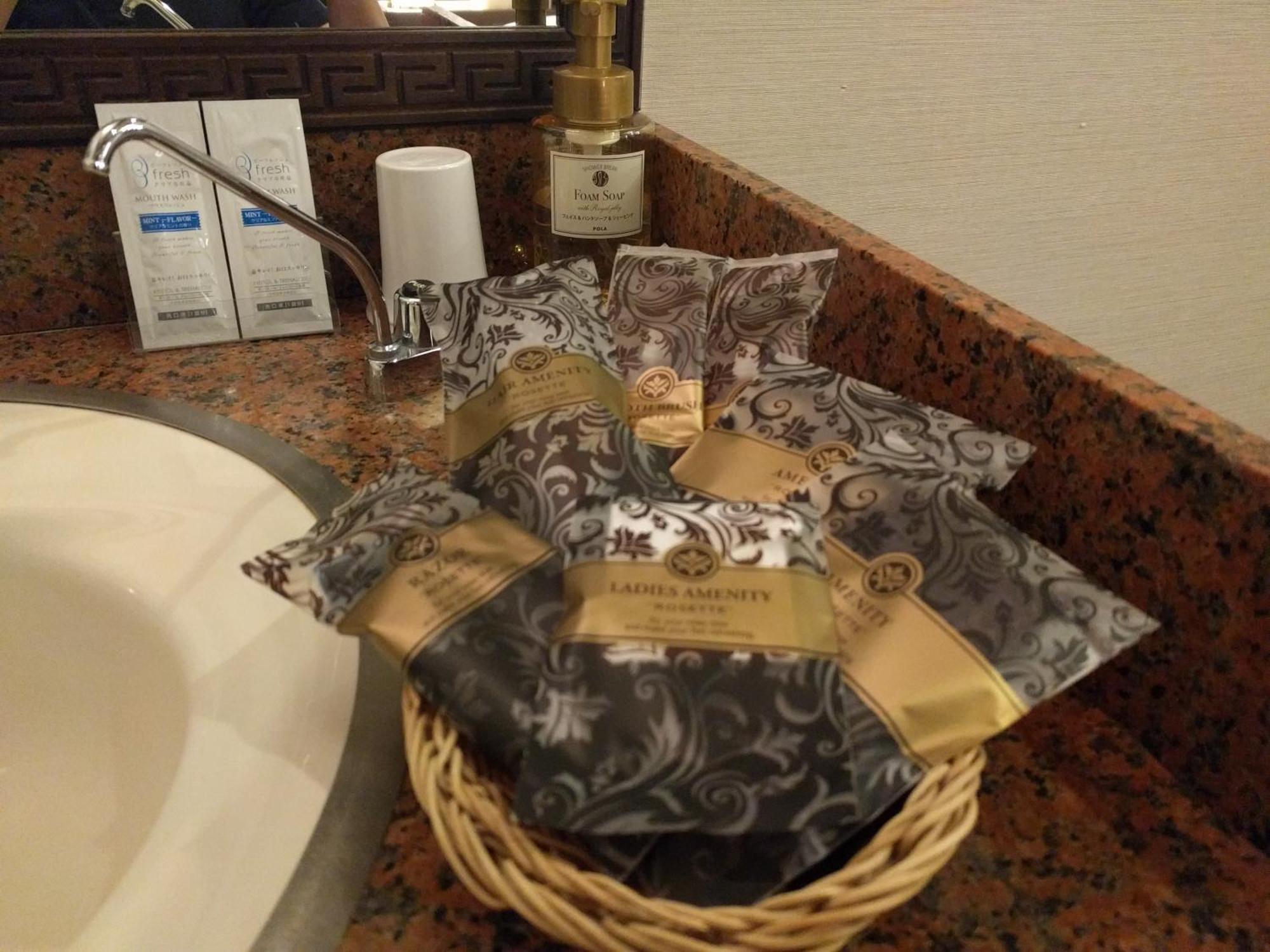 Hotel Metro (Adults Only) Yokohama  Bagian luar foto
